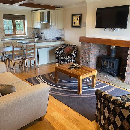 בברלי Red House Farm Cottages מראה חיצוני תמונה