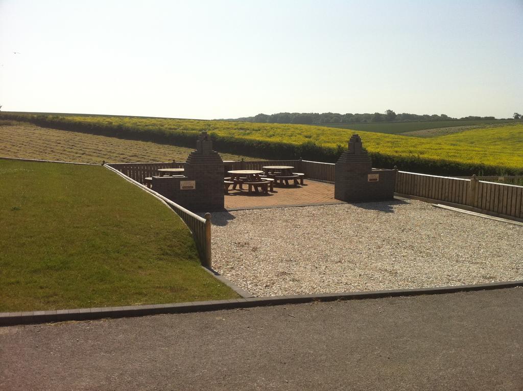 בברלי Red House Farm Cottages מראה חיצוני תמונה